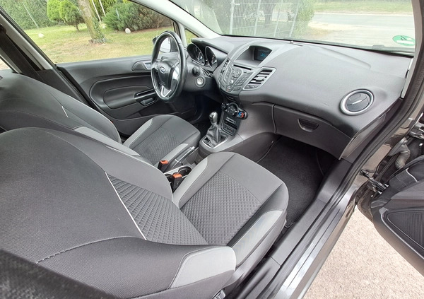 Ford Fiesta cena 27900 przebieg: 129488, rok produkcji 2015 z Poznań małe 211